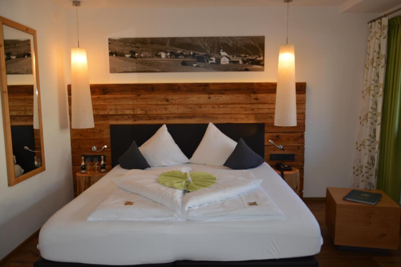Am Romerweg 4*